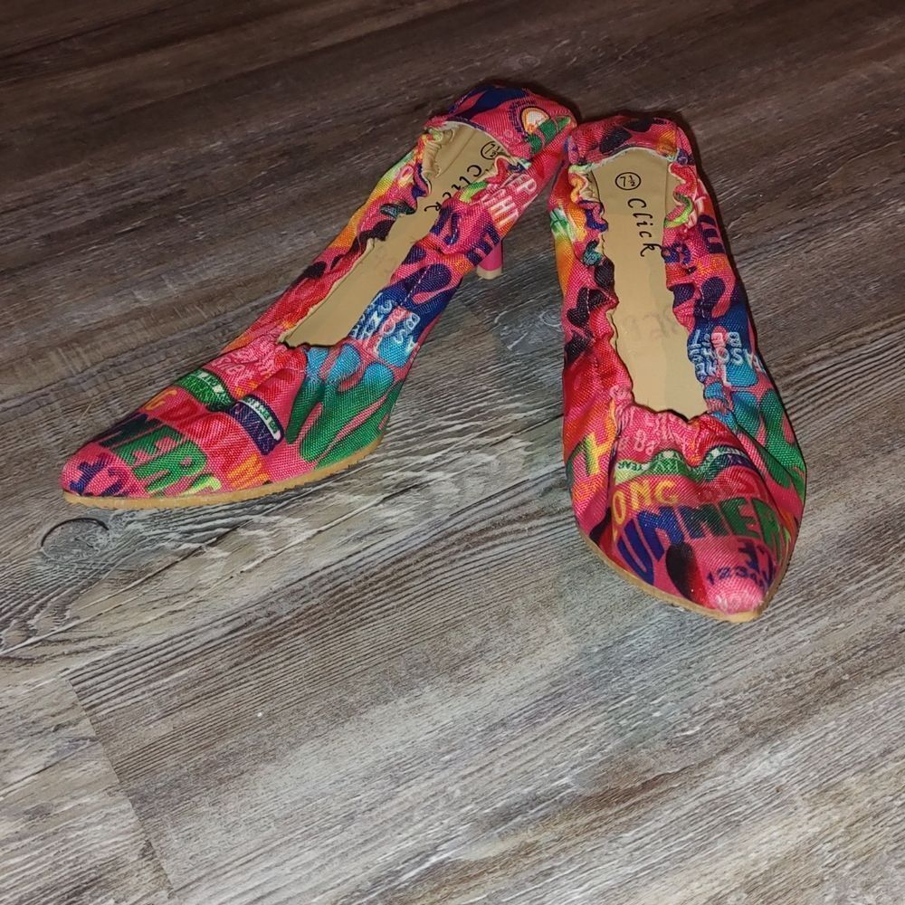 Click multicolor graphic pinted toe heels Sz 7.5